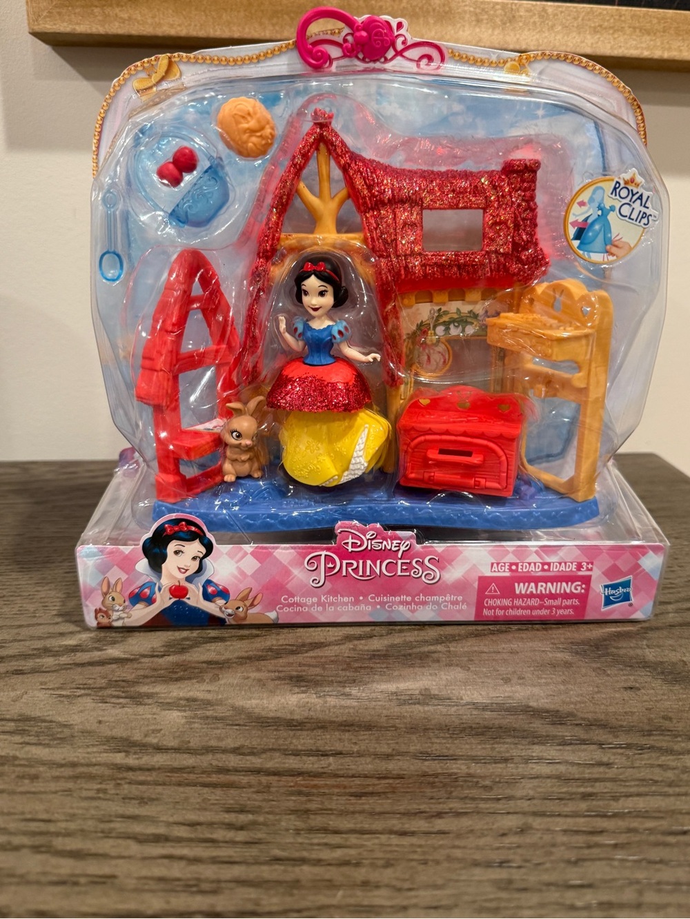 Disney Princess Snow White Cottage Kitchen Royal Clips Playset NIB